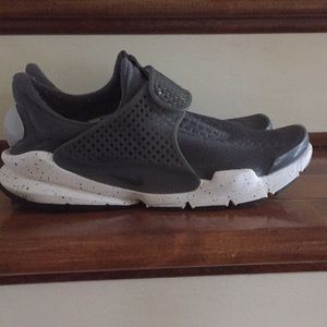 Men’s Nike Sock Dart
